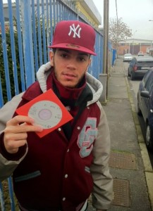 386764_309758582378207_123649300989137_954748_675012102_n-217x300 [Testo] Emis Killa - Sulla luna (intro)