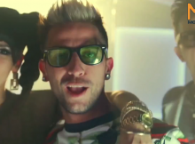 [Video Ufficiale] Two Fingerz ft. Baby K, Shade, Fred De Palma – Mi Piace RMX