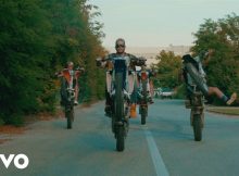 Emis Killa viene “Dal basso”, fuori il nuovo video
