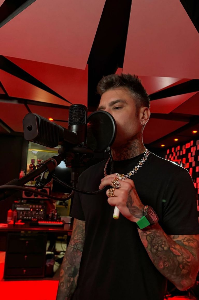 Testo L’infanzia Difficile di un Benestante Fedez con Significato