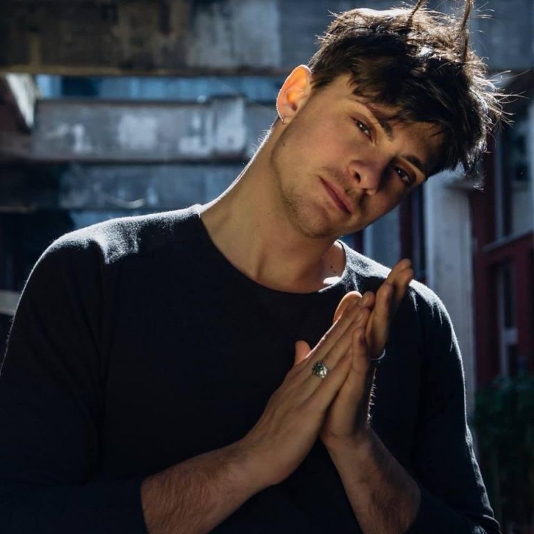 Foto di Alessandro Casillo, artista con ruolo nel rap italiano