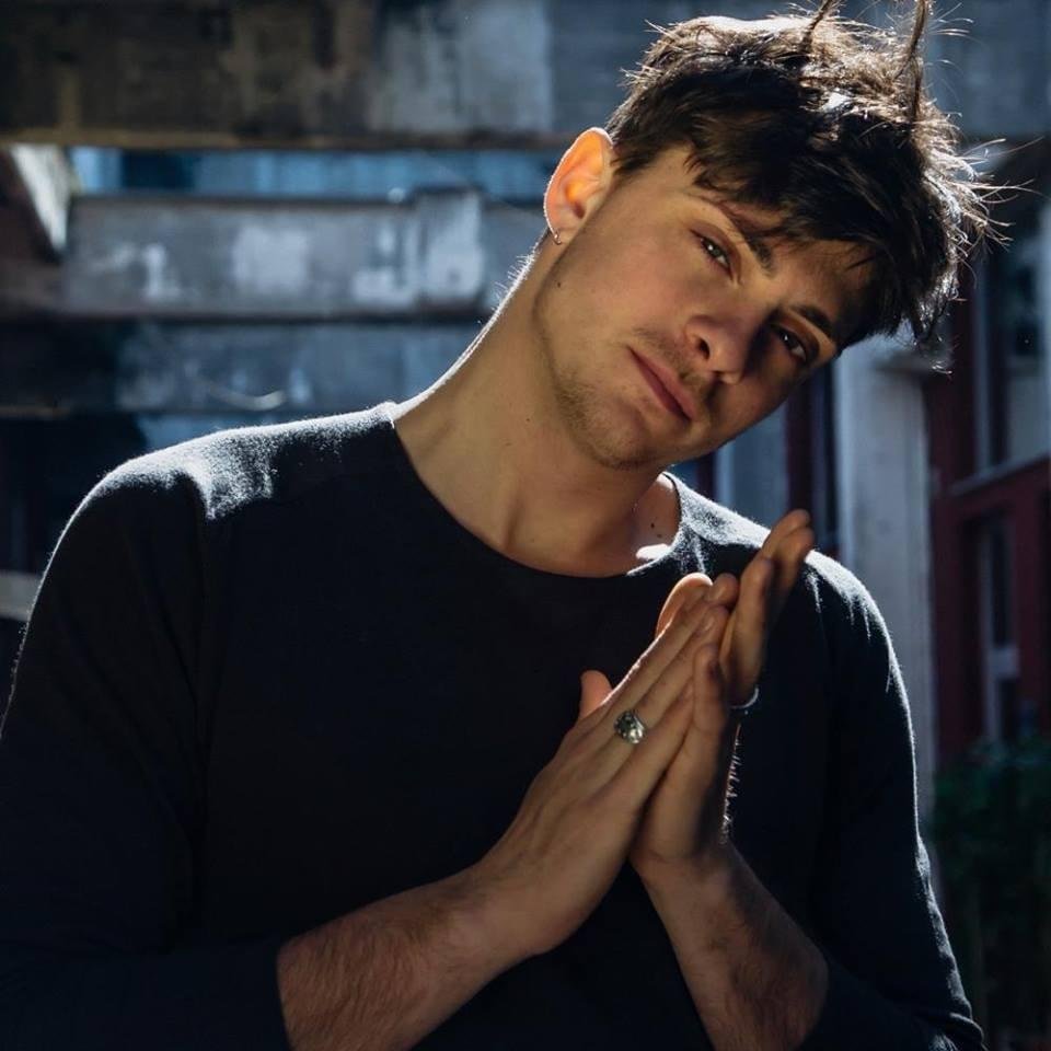 Foto di Alessandro Casillo, artista con ruolo nel rap italiano