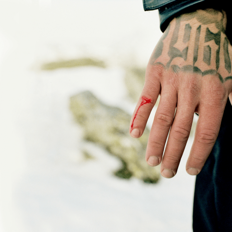 Cover della canzone 'Anche a vent’anni si muore' di BLANCO