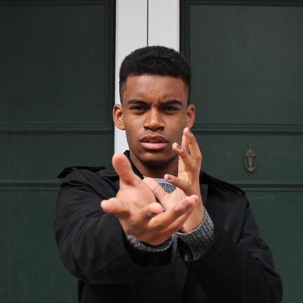 Foto di Blest Jones, artista con ruolo nel rap italiano