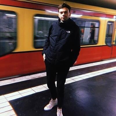 Foto di Cameron Gower Poole, artista con ruolo nel rap italiano