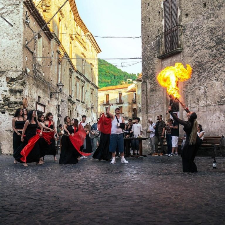 Cover della canzone 'TARANT RAP' di CamilWay