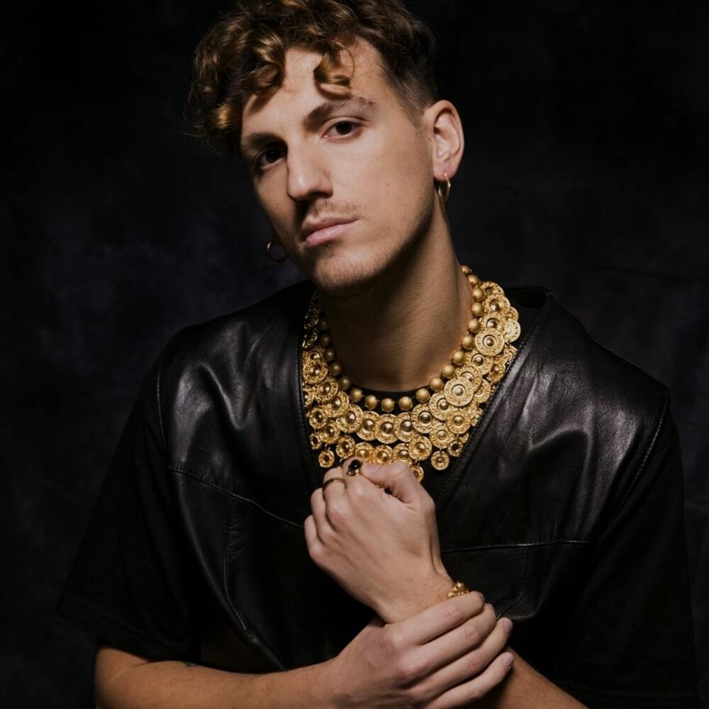 Foto di Davide Dev, artista con ruolo nel rap italiano