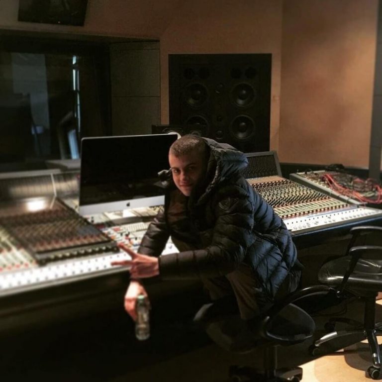 Foto di Edokaleen, artista con ruolo nel rap italiano