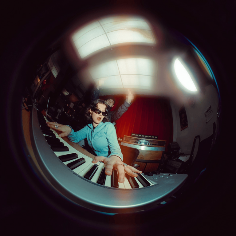 Cover della canzone 'Tennis Club' di Ele A