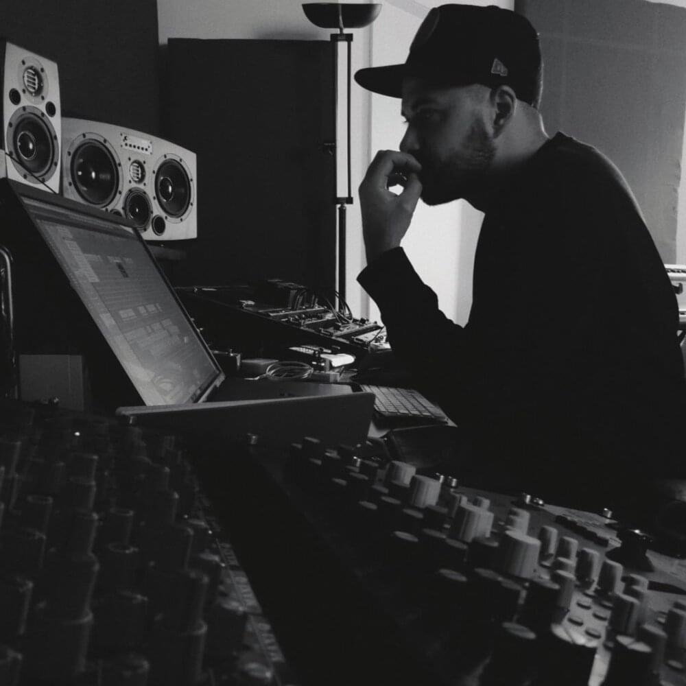 Foto di Emmanuele “Mocce” Mocchetti, artista con ruolo nel rap italiano