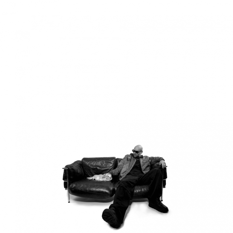 Cover della canzone 'Due Tute' di En?gma