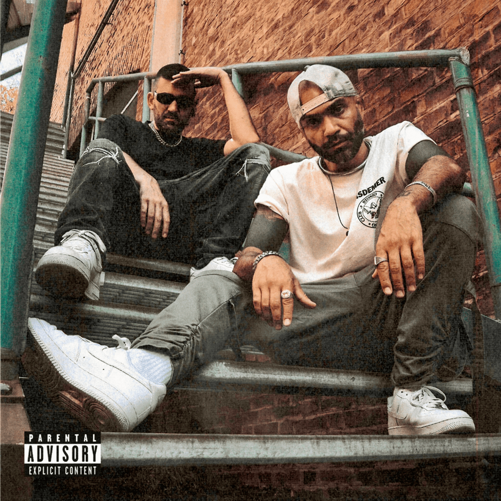 Cover della canzone 'Old Trafford' di En?gma