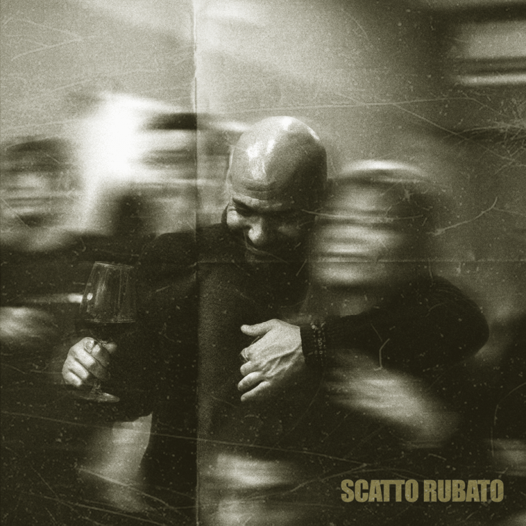 Cover della canzone 'Scatto Rubato' di En?gma