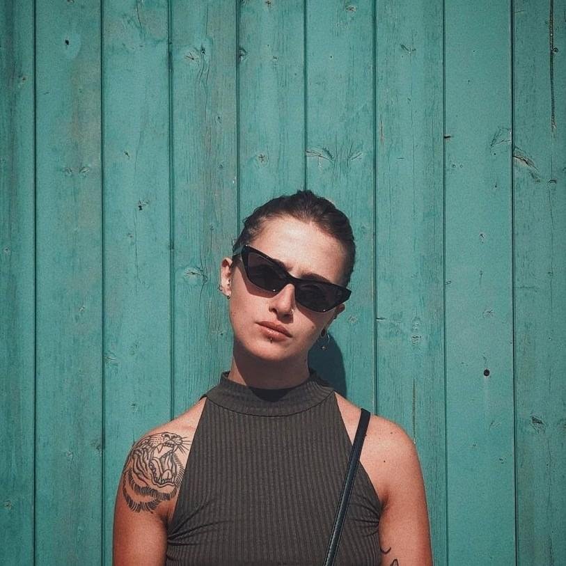 Foto di Erika De Nicola, artista con ruolo nel rap italiano