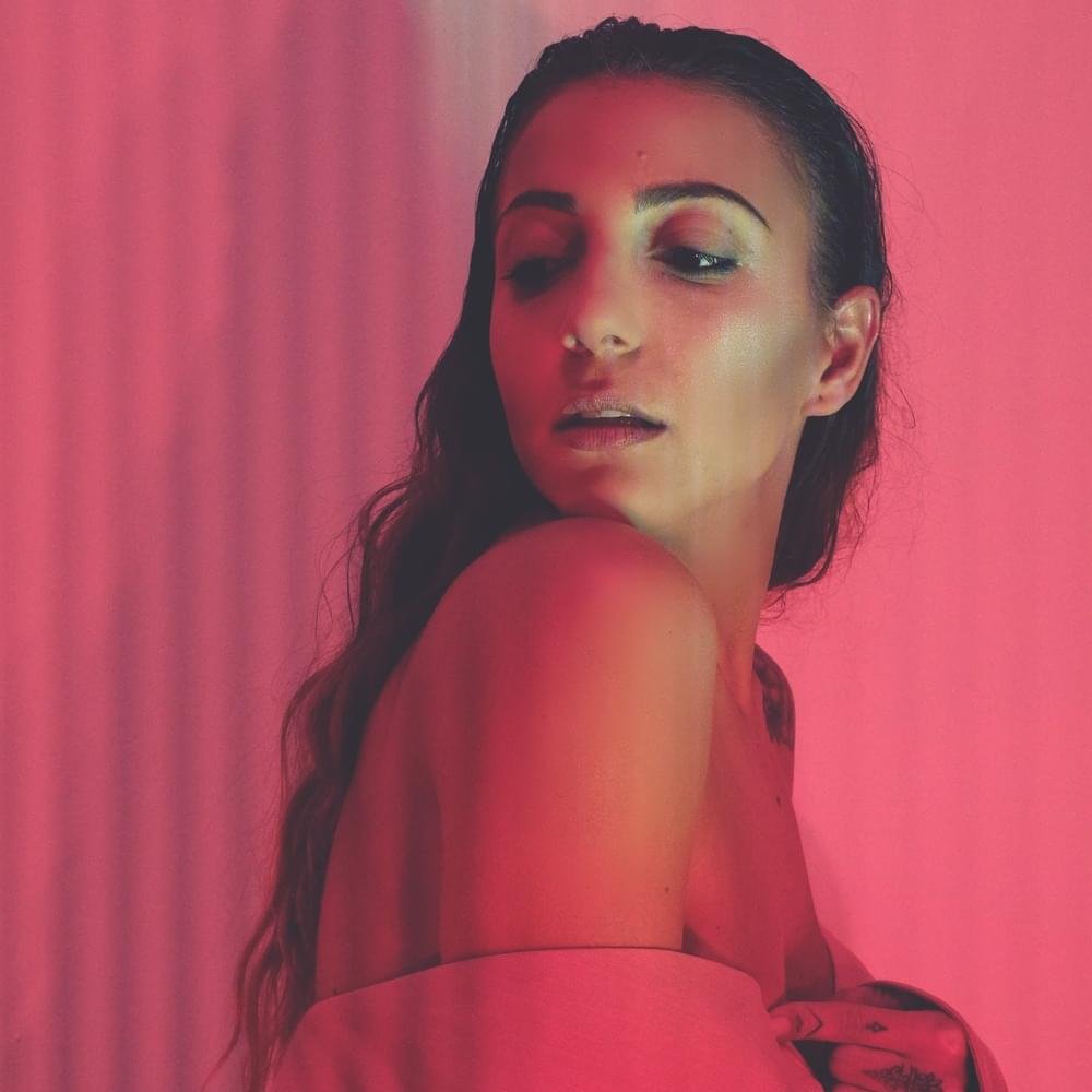Foto di Erika Lei, artista con ruolo nel rap italiano
