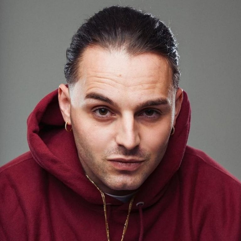 Foto di Ernia, artista con ruolo nel rap italiano