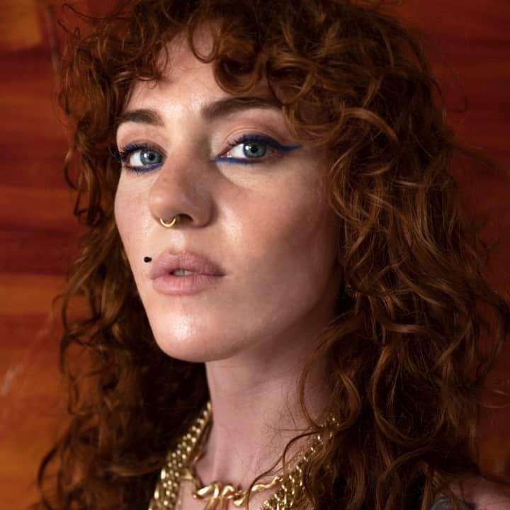 Foto di Eva Pevarello, artista con ruolo nel rap italiano