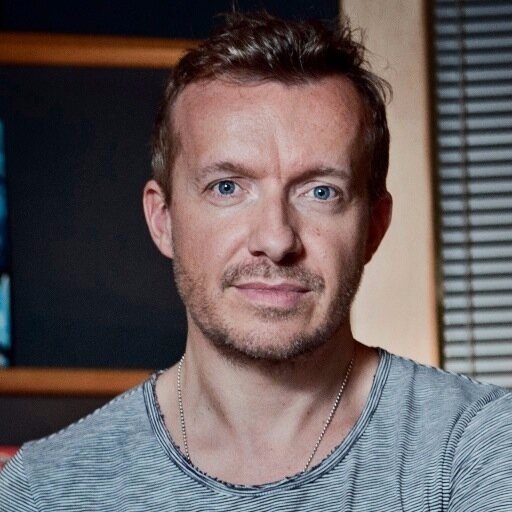 Foto di Fraser T. Smith, artista con ruolo nel rap italiano