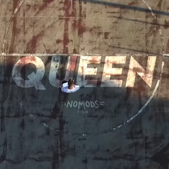 Cover della canzone 'Queen' di Geolier