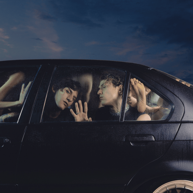 Cover dell'album 'NO STRESS' di Irama, Rkomi