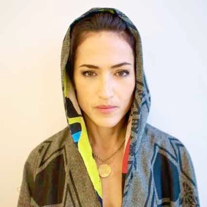 Foto di Joan As Police Woman, artista con ruolo nel rap italiano