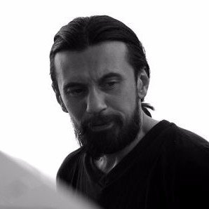 Foto di John De Leo, artista con ruolo nel rap italiano