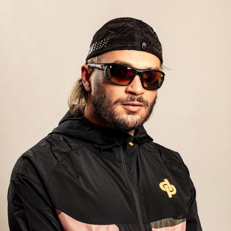 Foto di JuL, artista con ruolo nel rap italiano