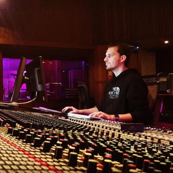 Foto di Jules Fradet, artista con ruolo nel rap italiano