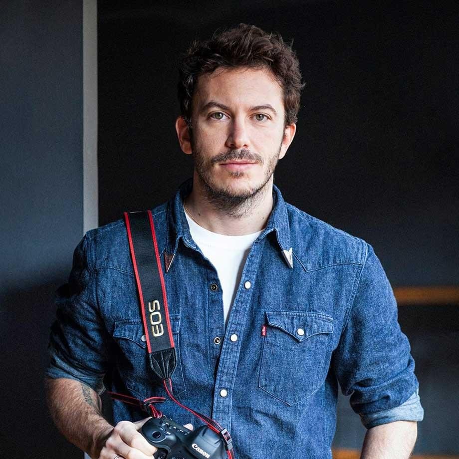 Foto di Leandro Manuel Emede, artista con ruolo nel rap italiano
