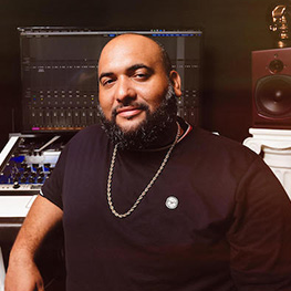 Foto di Lex Barkey, artista con ruolo nel rap italiano