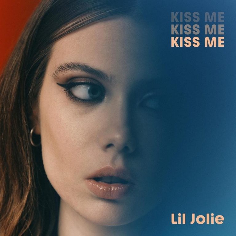Cover della canzone 'KISS ME' di Lil Jolie