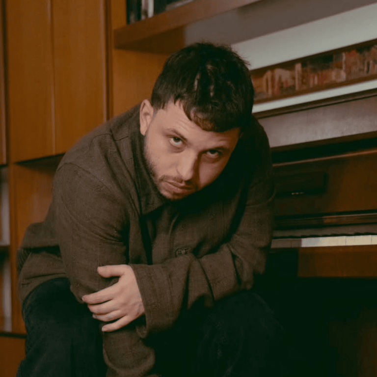 Foto di lowlow, artista con ruolo nel rap italiano