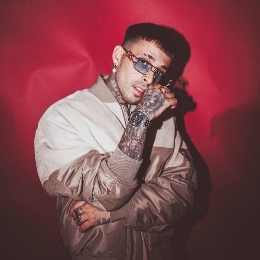 Foto di Maikel Delacalle, artista con ruolo nel rap italiano