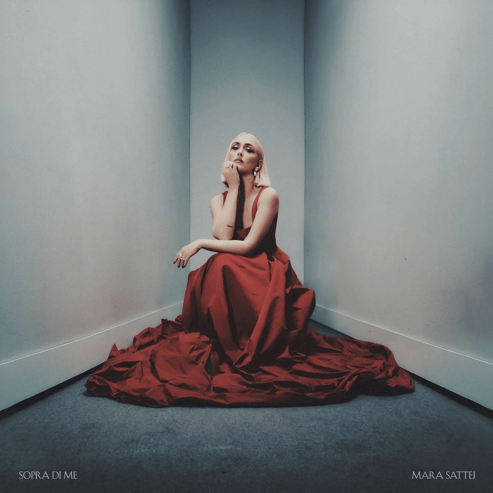 Cover della canzone 'sopra di me' di Mara Sattei