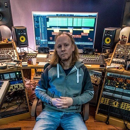 Foto di Marco Zangirolami, artista con ruolo nel rap italiano