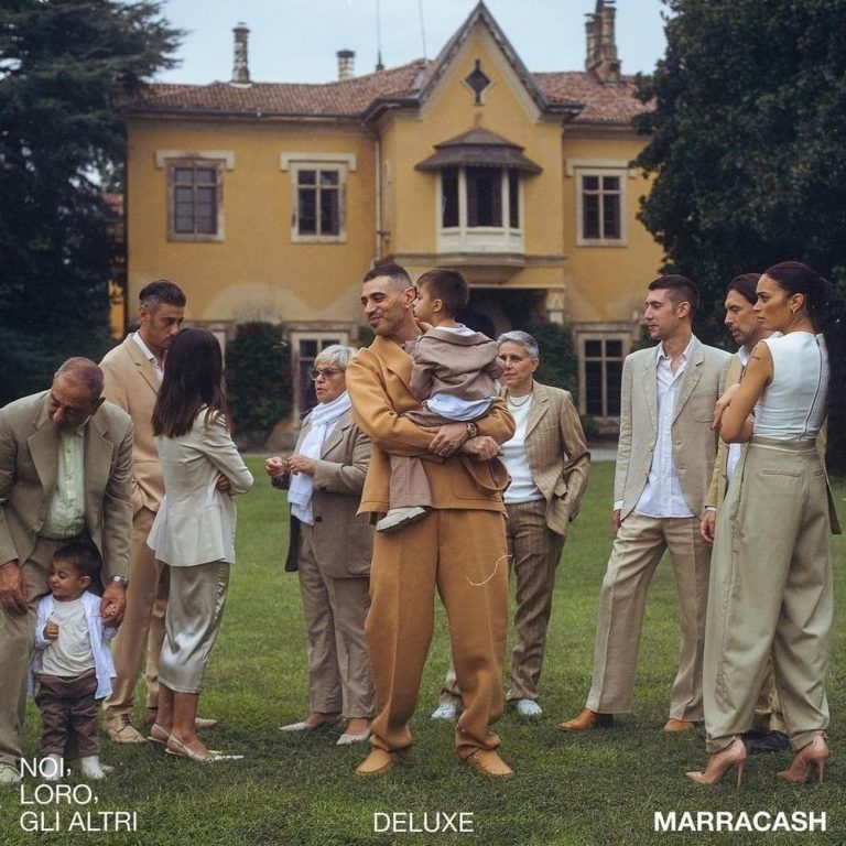 Cover dell'album 'NOI, LORO, GLI ALTRI (Deluxe)' di Marracash