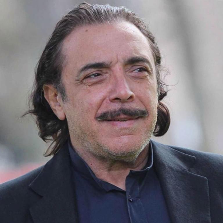 Foto di Nino Frassica, artista con ruolo nel rap italiano