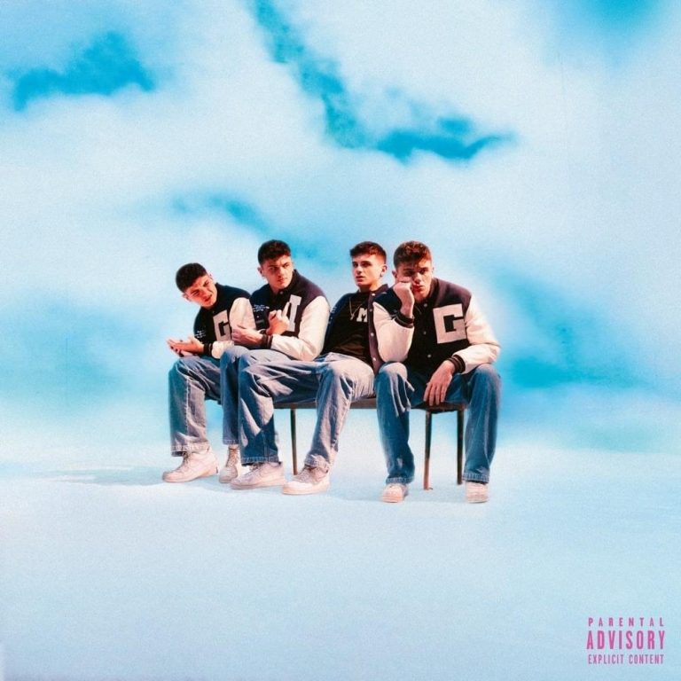 Cover dell'album 'Gira, Il Mondo Gira' di Olly