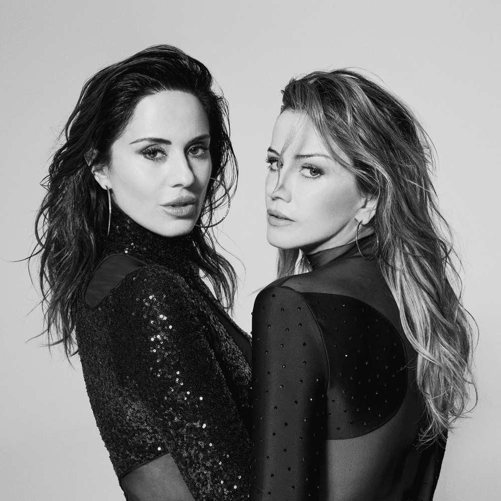 Foto di Paola & Chiara, artista con ruolo nel rap italiano