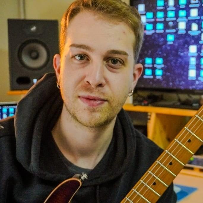 Foto di Raffaele Salapete, artista con ruolo nel rap italiano