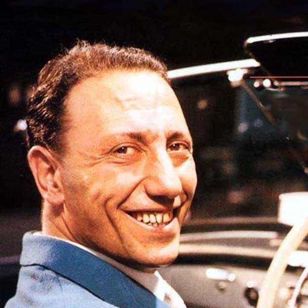 Foto di Renato Carosone, artista con ruolo nel rap italiano
