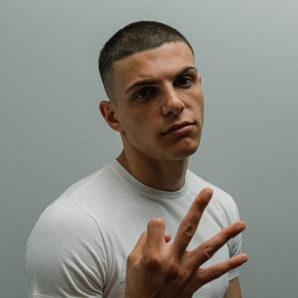 Foto di Rhove, artista con ruolo nel rap italiano