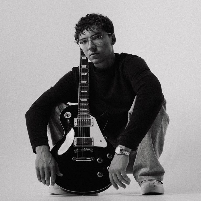 Foto di Rkaz, artista con ruolo nel rap italiano