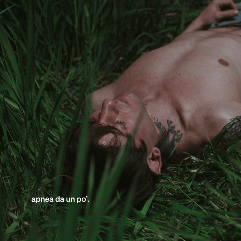 Cover della canzone 'apnea da un po’.' di Rkomi