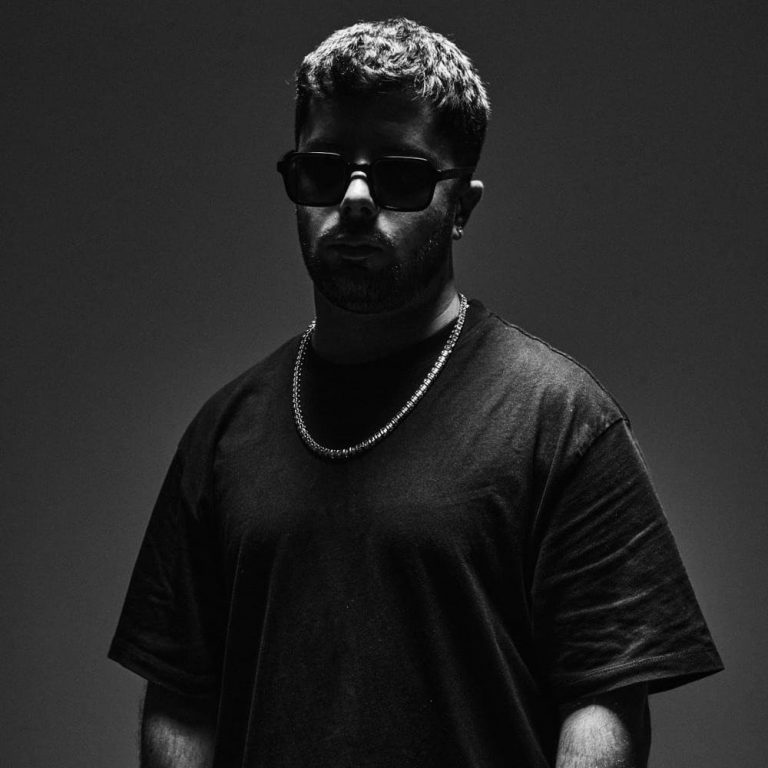 Foto di Robert Ner, artista con ruolo nel rap italiano