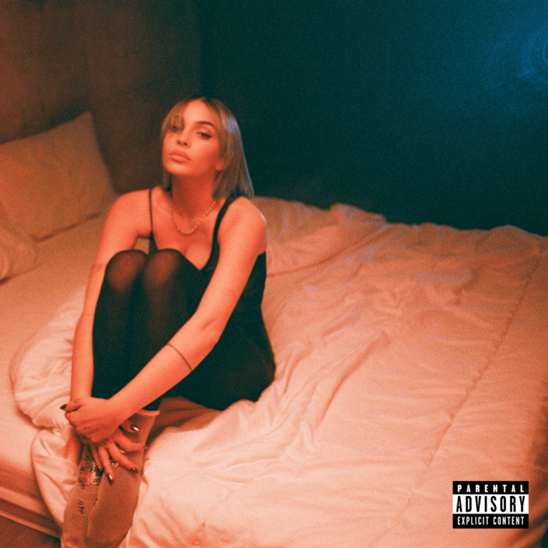 Cover della canzone 'fuorilegge' di Rose Villain