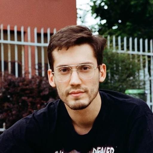 Foto di Simone Rovellini, artista con ruolo nel rap italiano
