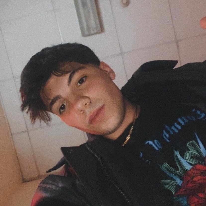 Foto di Simone Sesuru, artista con ruolo nel rap italiano
