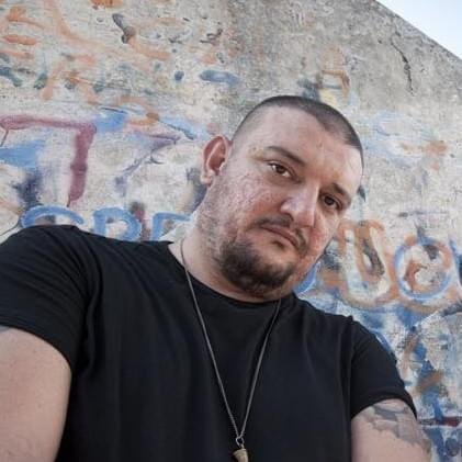 Foto di Sir Fernandez, artista con ruolo nel rap italiano