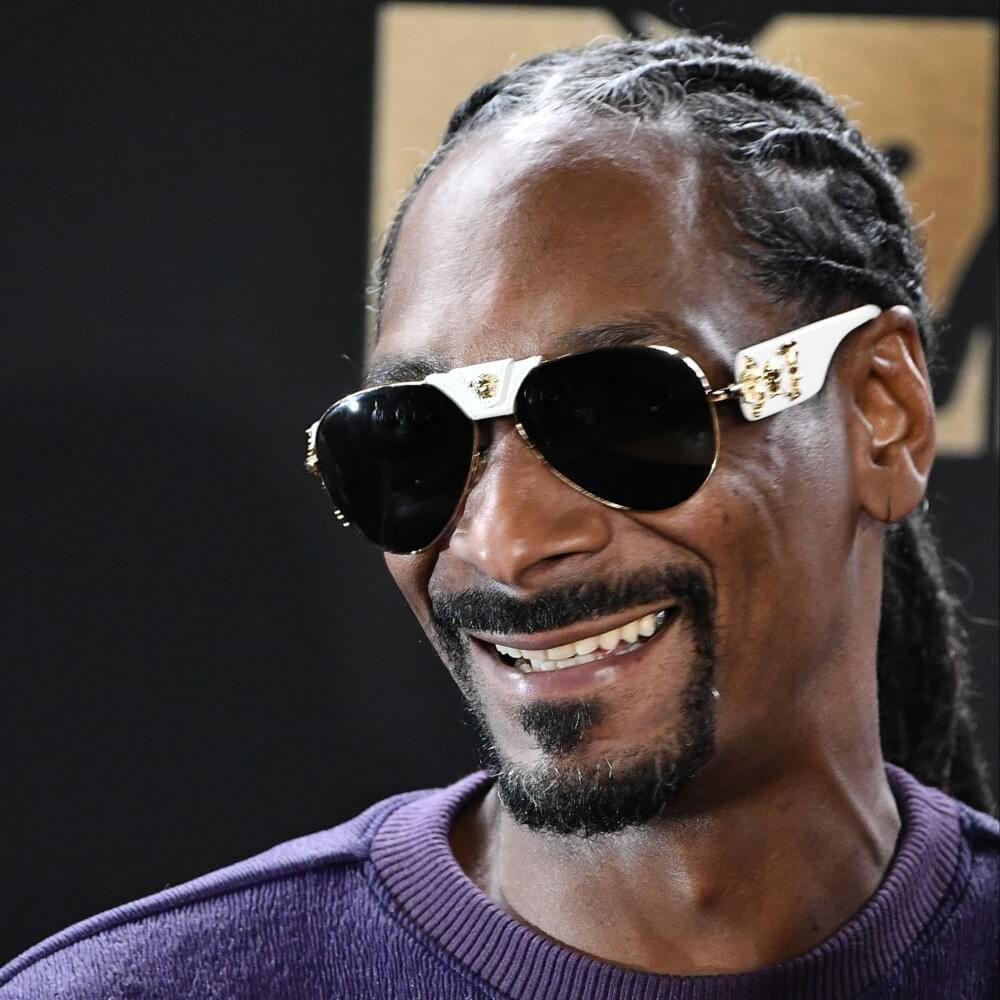 Foto di Snoop Dogg, artista con ruolo nel rap italiano